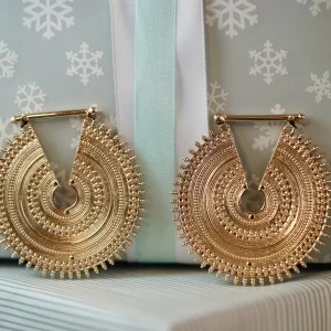 Maya The Queens Large Hangers