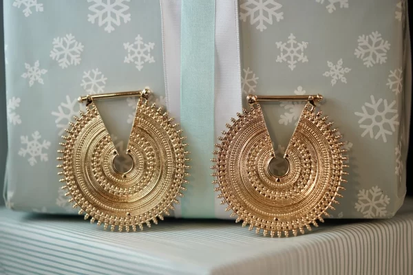 Maya The Queens Large Hangers