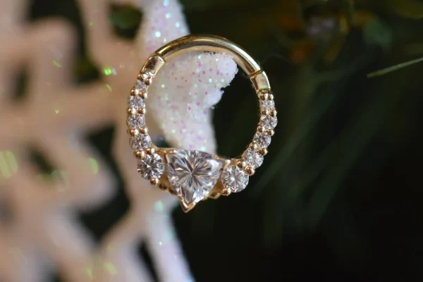 BVLA Carina Hinged Ring